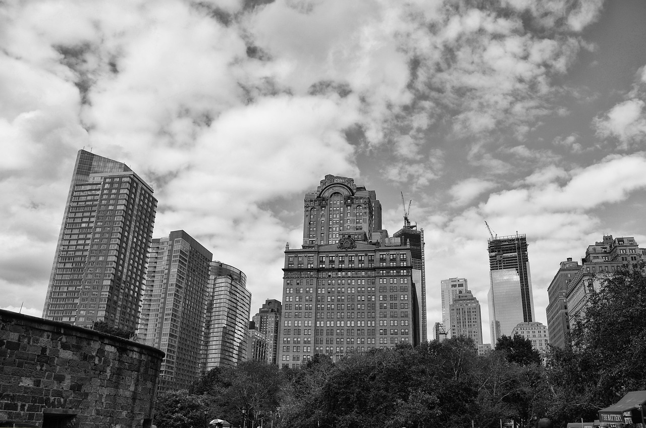 电子商务是个坑，机遇与挑战并存的现代商业战场-第1张图片-鸿庞网